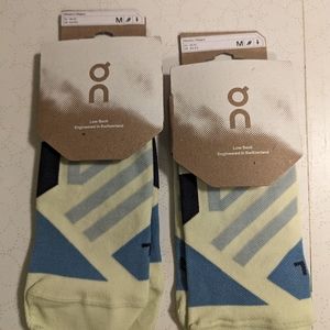 On Running Women's Performance Low Sock size Medium 2 pairs